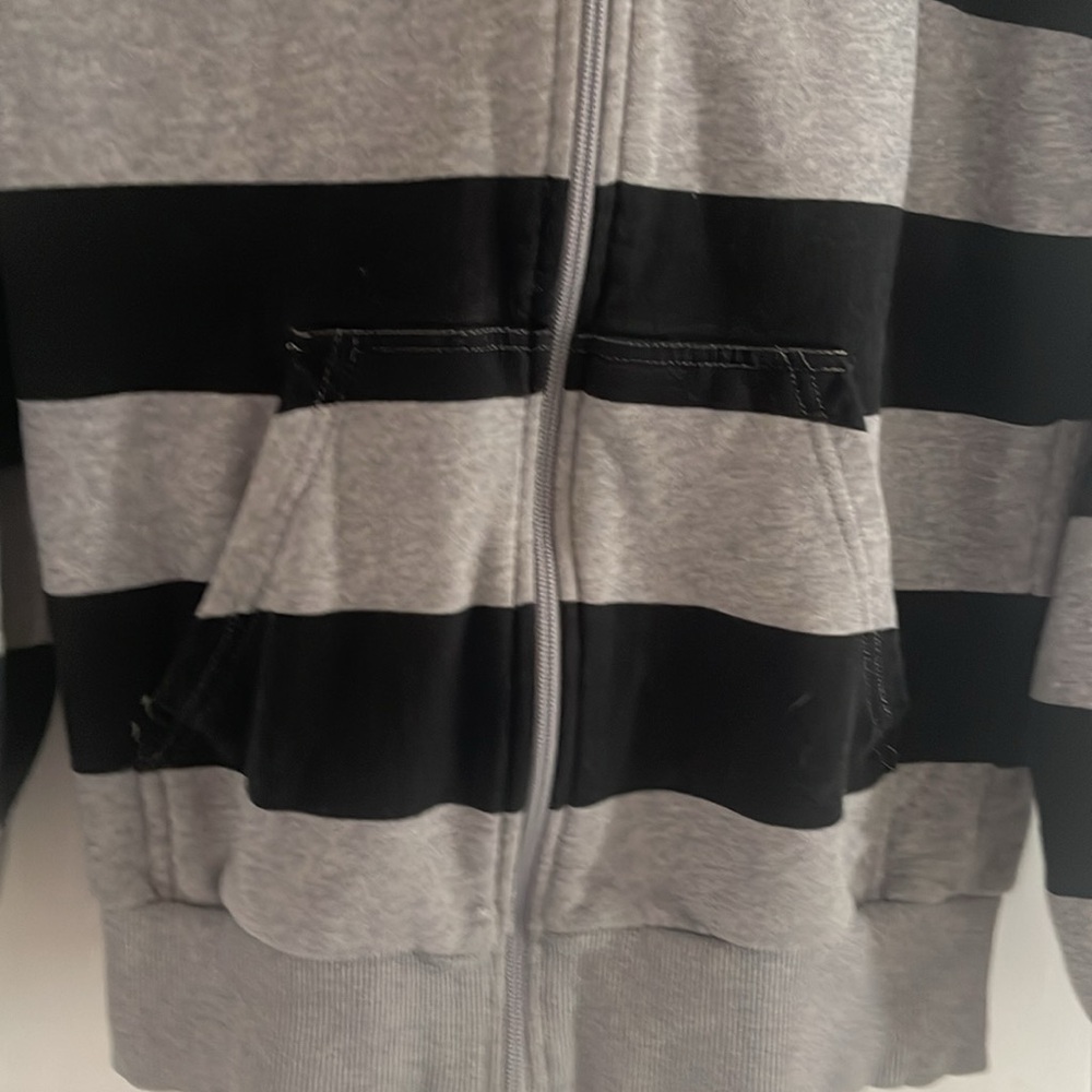 Nice medium white sweatshirt - Picture 3 of 4